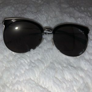 COPY - Quay Australia sunnies!